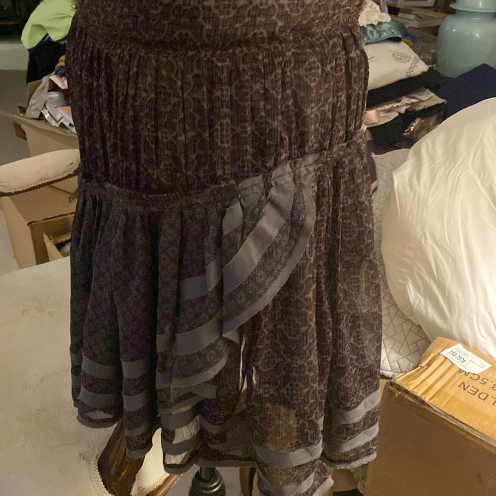 Free People lovely gray black thin floral print ribbon design layered has lining